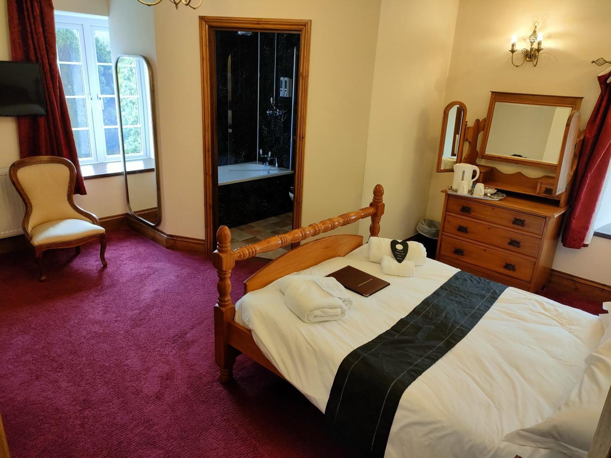 Great Trethew Hotel - Self Catering Lodges - Bar & Restaurant Liskeard Szoba fotó